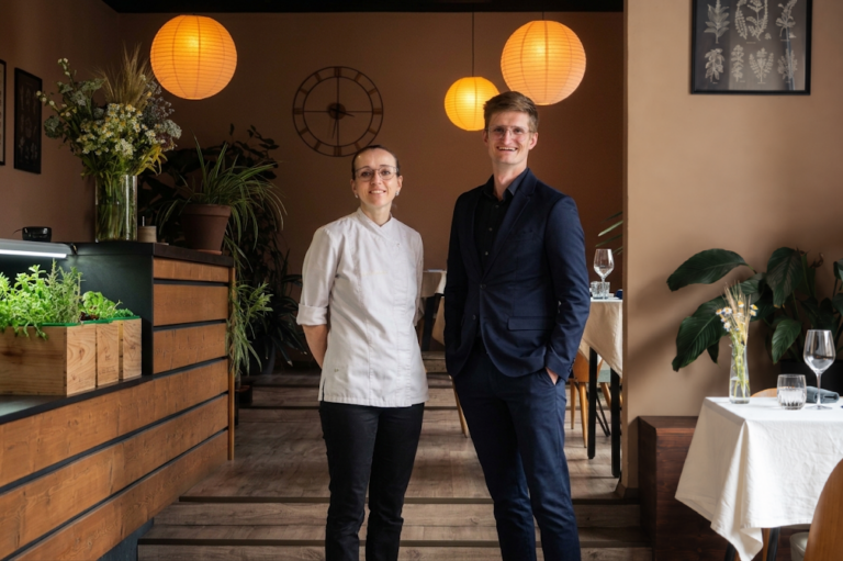 šéfkuchařka Barbora Šimůnková a sommeliér Michal Bílek v jejich restauraci Leaf